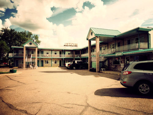 Satellite Motel Медисин-Гат Екстер'єр фото